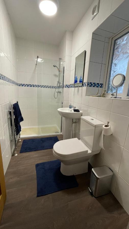 G&T Apartment Скарбъро Екстериор снимка